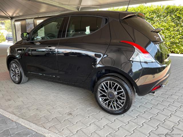 Auto - Lancia ypsilon 1.0 firefly 5p.s&s hybrid gold plus