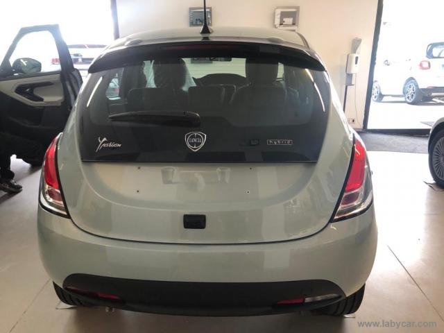 Auto - Lancia ypsilon 1.0 firefly 5p.s&s hybryd gold