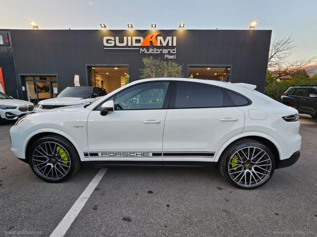 Auto - Porsche cayenne coupÃ© 3.0 v6 e-hybrid