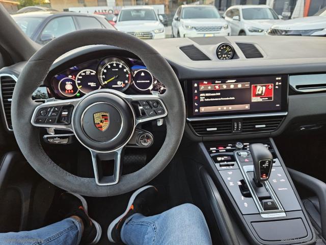 Auto - Porsche cayenne coupÃ© 3.0 v6 e-hybrid