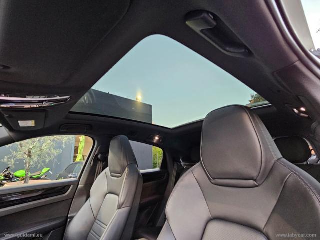 Auto - Porsche cayenne coupÃ© 3.0 v6 e-hybrid