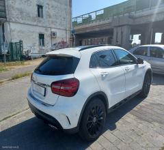 Auto - Mercedes-benz gla 200 d automatic 4matic business