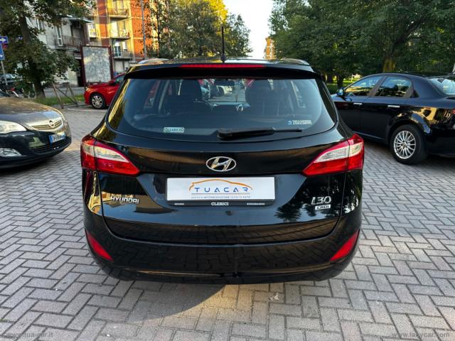 Auto - Hyundai i30 wagon 1.6 crdi comfort