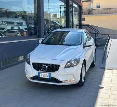 Auto - Volvo v40 d2 business
