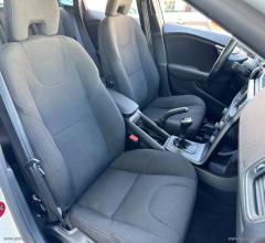 Auto - Volvo v40 d2 business