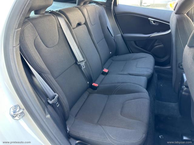 Auto - Volvo v40 d2 business