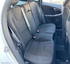 Auto - Volvo v40 d2 business