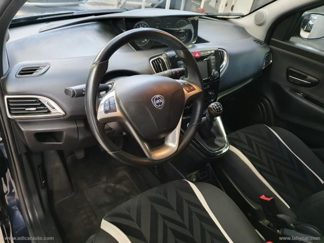 Auto - Lancia ypsilon 1.2 69 cv 5p.