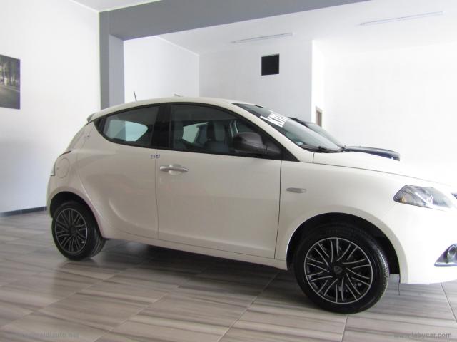 Auto - Lancia ypsilon 1.0 firefly 5p.s&s hyb. eco gold