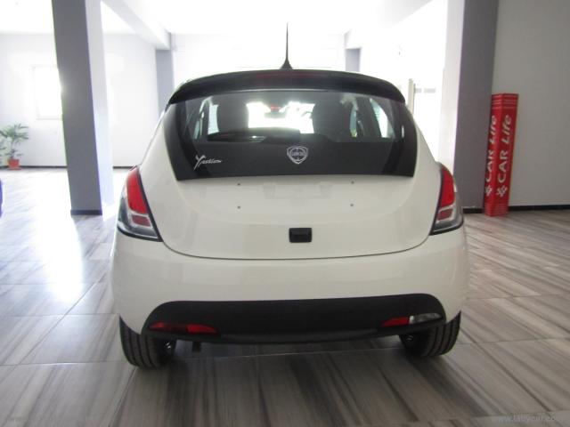 Auto - Lancia ypsilon 1.0 firefly 5p.s&s hyb. eco gold