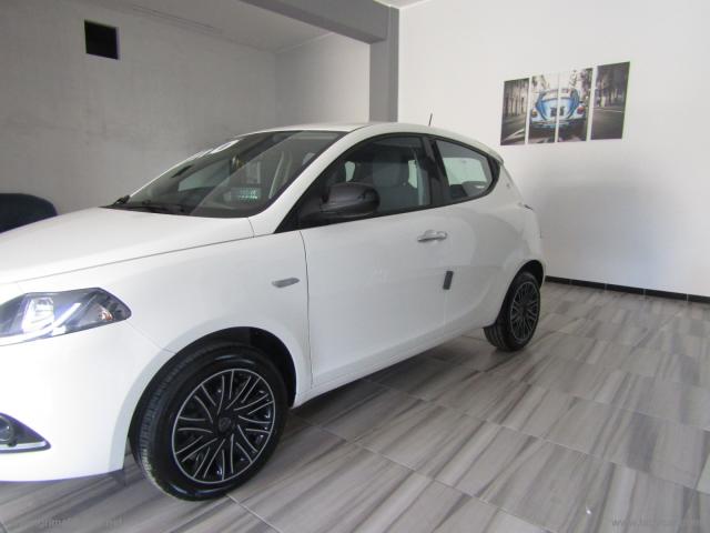Auto - Lancia ypsilon 1.0 firefly 5p.s&s hyb. eco gold