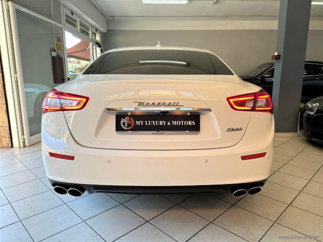 Auto - Maserati ghibli v6 diesel 275 cv