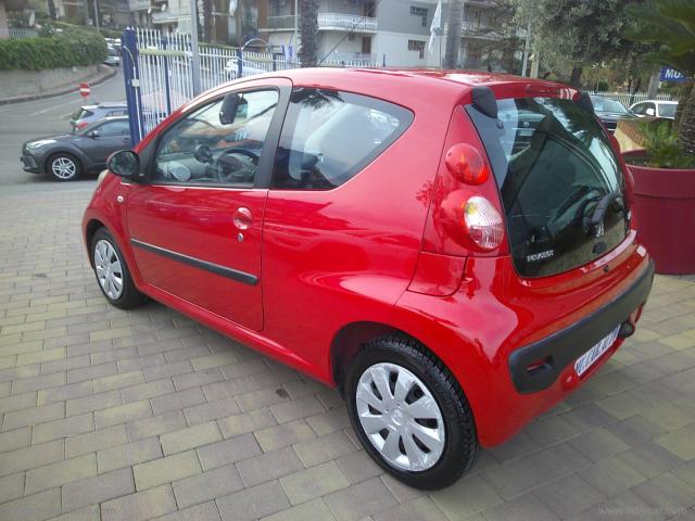 Auto - Peugeot 107 1.0 68 cv 3p. plaisir