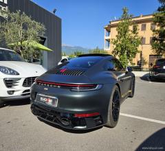 Auto - Porsche 992 carrera 4s coupe
