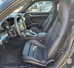 Auto - Porsche 992 carrera 4s coupe