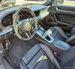 Auto - Porsche 992 carrera 4s coupe