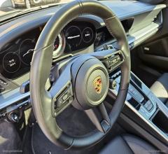 Auto - Porsche 992 carrera 4s coupe