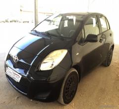 Auto - Toyota yaris 1.0 5p.