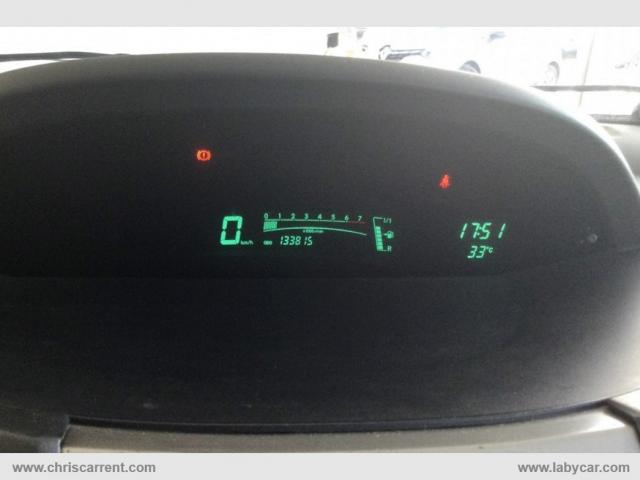 Auto - Toyota yaris 1.0 5p.