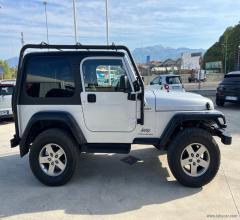Auto - Jeep wrangler 2.4 sport
