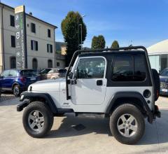 Auto - Jeep wrangler 2.4 sport