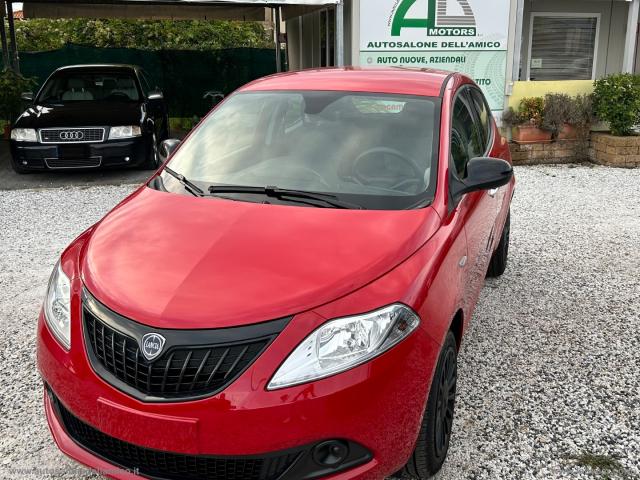 Auto - Lancia ypsilon my23 1.0 firefly 5ps&s hybrid silver