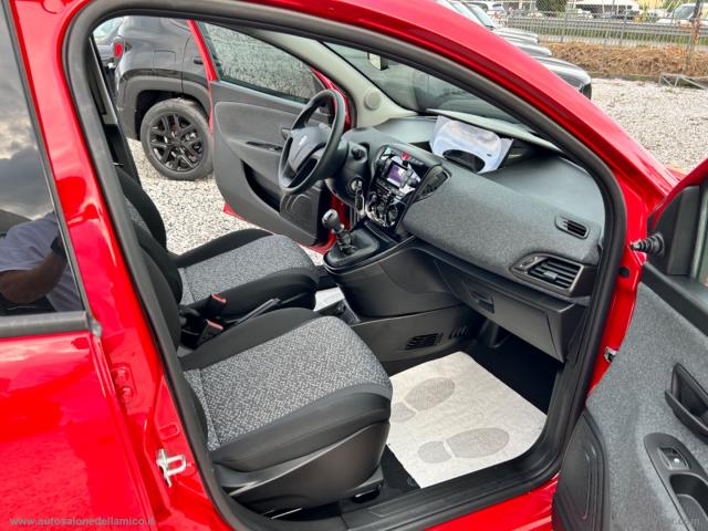 Auto - Lancia ypsilon my23 1.0 firefly 5ps&s hybrid silver