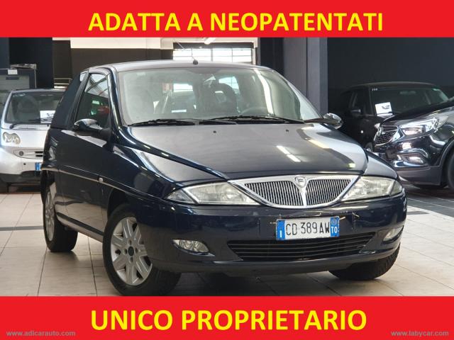 Auto - Lancia y 1.2 ls