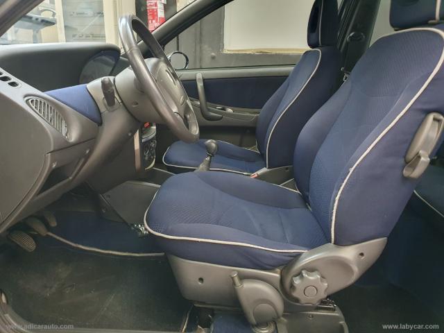 Auto - Lancia y 1.2 ls