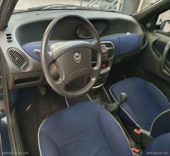 Auto - Lancia y 1.2 ls