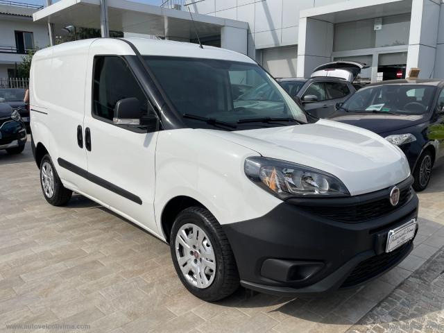 Auto - Fiat doblÃ² 1.3 mjt s&s pc-tn cargo lounge
