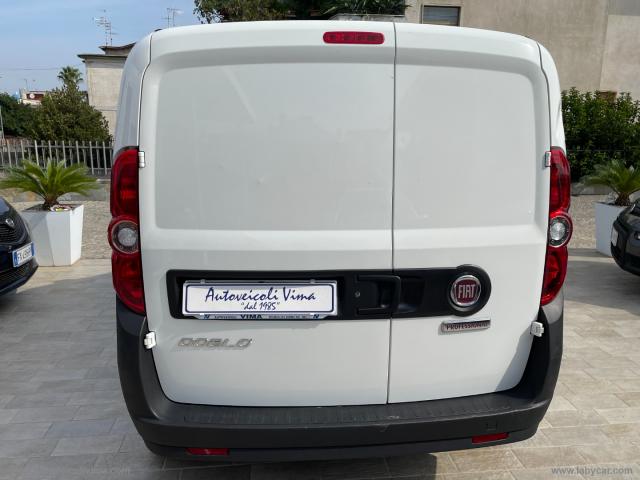 Auto - Fiat doblÃ² 1.3 mjt s&s pc-tn cargo lounge