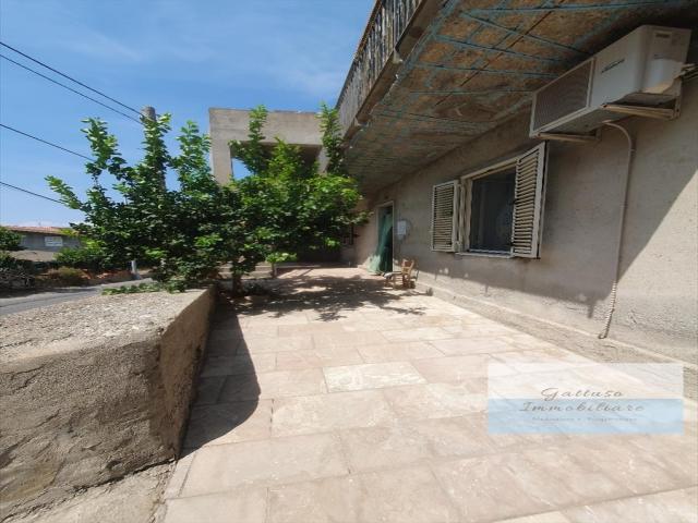 Appartamenti in Vendita - Casa indipendente in vendita a reggio di calabria bocale