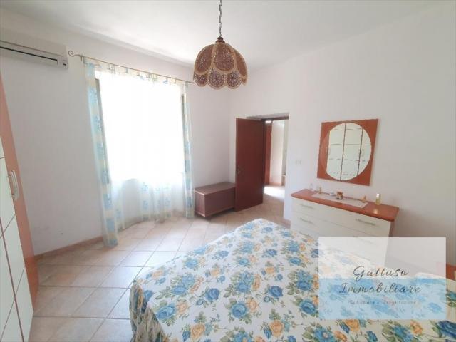 Appartamenti in Vendita - Casa indipendente in vendita a reggio di calabria bocale