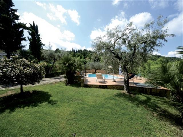 Appartamenti in Vendita - Villa in vendita a atri periferia