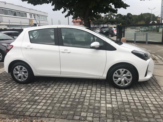 Auto - Toyota yaris 1.0 5p. ultimate