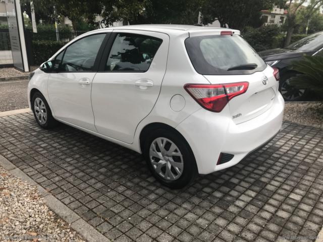 Auto - Toyota yaris 1.0 5p. ultimate