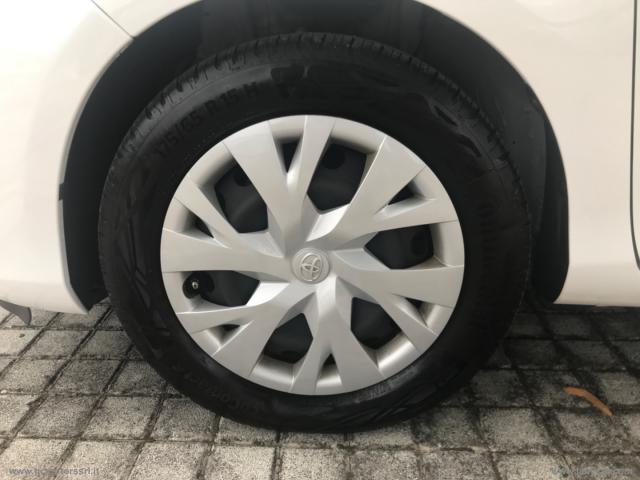 Auto - Toyota yaris 1.0 5p. ultimate