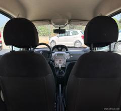 Auto - Lancia ypsilon 1.3 mjt 75 cv oro bianco