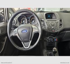 Auto - Ford fiesta 1.4 5p. bz.- gpl titanium