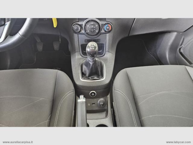 Auto - Ford fiesta 1.4 5p. bz.- gpl titanium