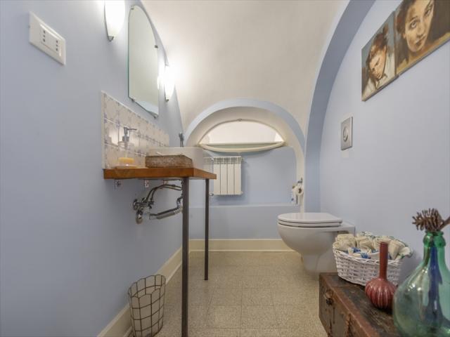 Appartamenti in Vendita - Palazzo in vendita a loreto aprutino centro storico