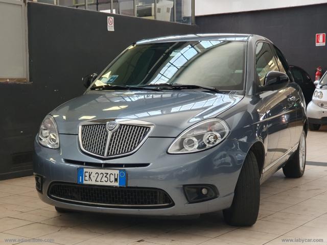 Auto - Lancia ypsilon 1.2 69 cv argento