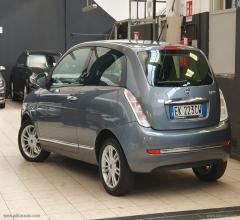 Auto - Lancia ypsilon 1.2 69 cv argento