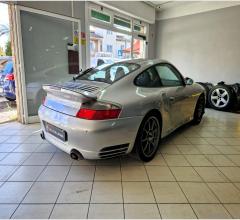Auto - Porsche 911 turbo coupÃ© 996