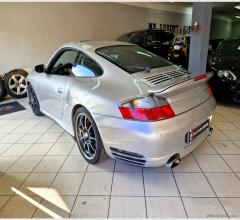 Auto - Porsche 911 turbo coupÃ© 996