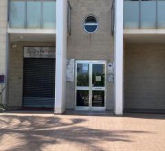 Appartamenti in Vendita - Ufficio in affitto a modugno periferia