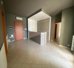 Appartamenti in Vendita - Ufficio in affitto a modugno periferia