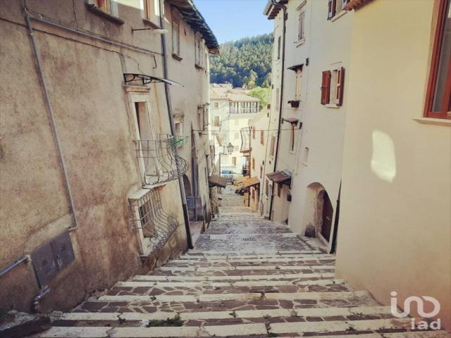 Casa indipendente in vendita a caramanico terme centro storico