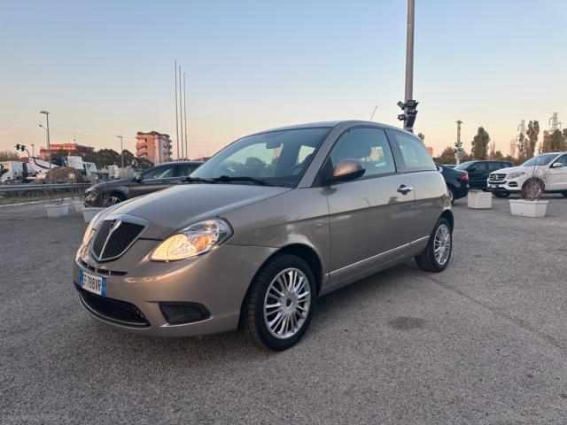 Auto - Lancia ypsilon 1.3 mjt 75 cv diva